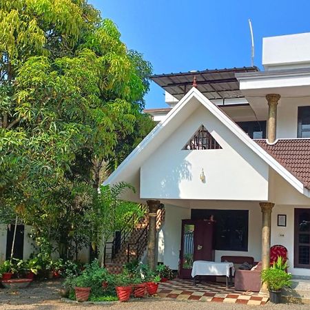 Alma Homestay マラリクラム エクステリア 写真