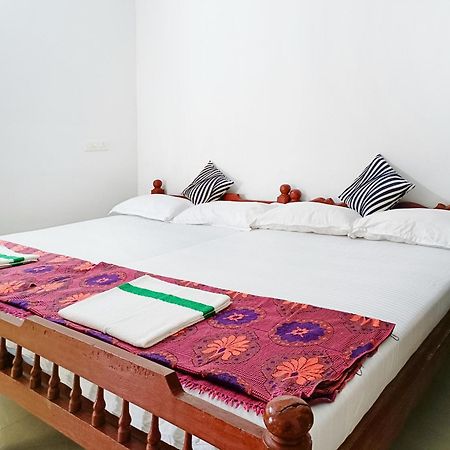 Alma Homestay マラリクラム エクステリア 写真