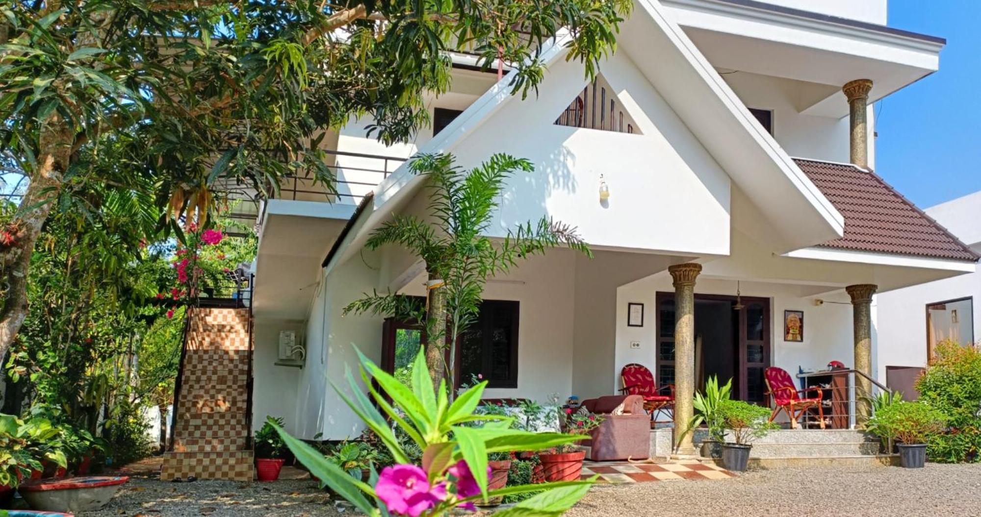 Alma Homestay マラリクラム エクステリア 写真