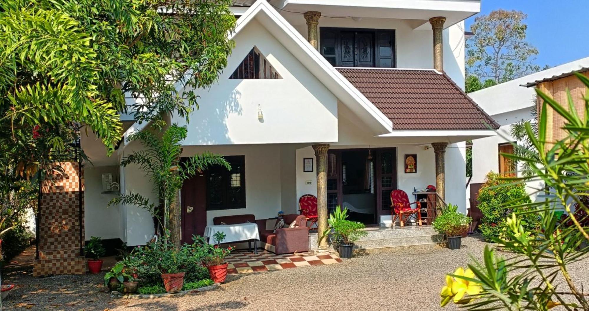 Alma Homestay マラリクラム エクステリア 写真